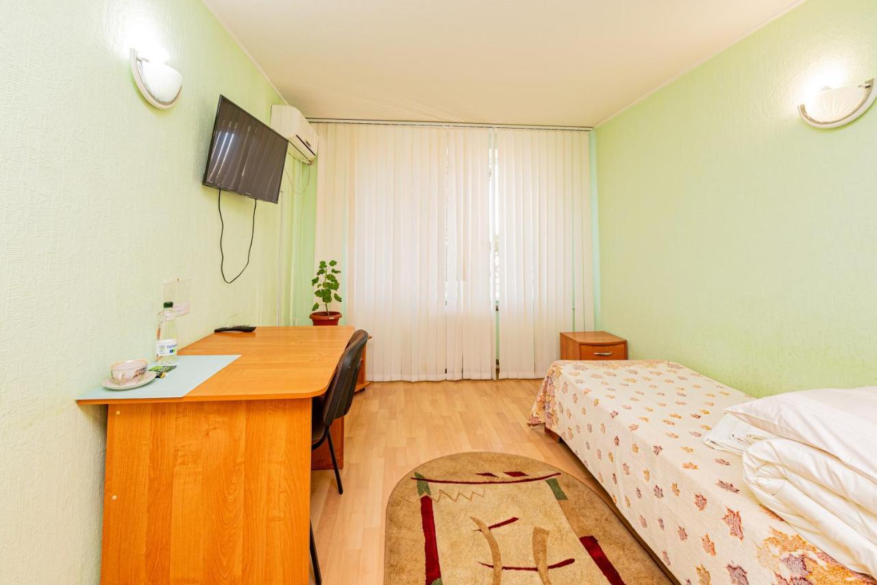 Elektromash Hotel ティラスポリ エクステリア 写真